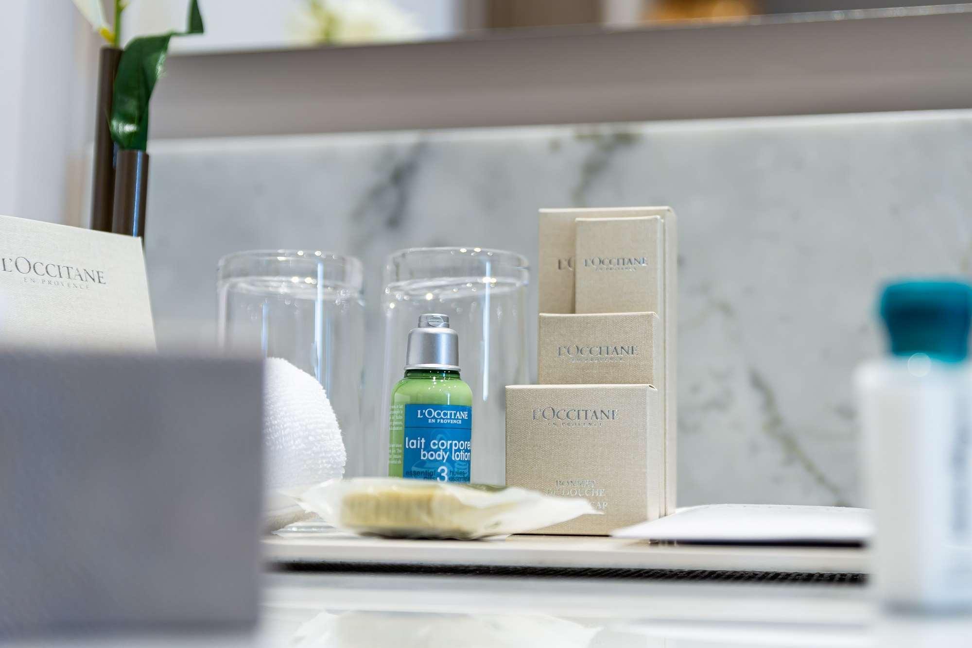 Hotel York Luxury Suites Medellin By Preferred Exteriör bild L'OCCITANE amenities